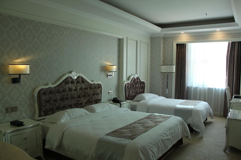 Zhuhai Rongfeng Hotel Стая снимка