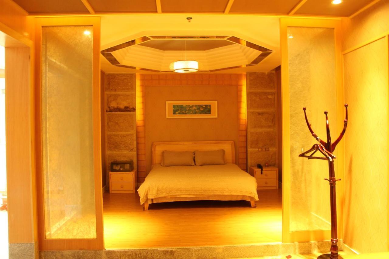 Zhuhai Rongfeng Hotel Екстериор снимка